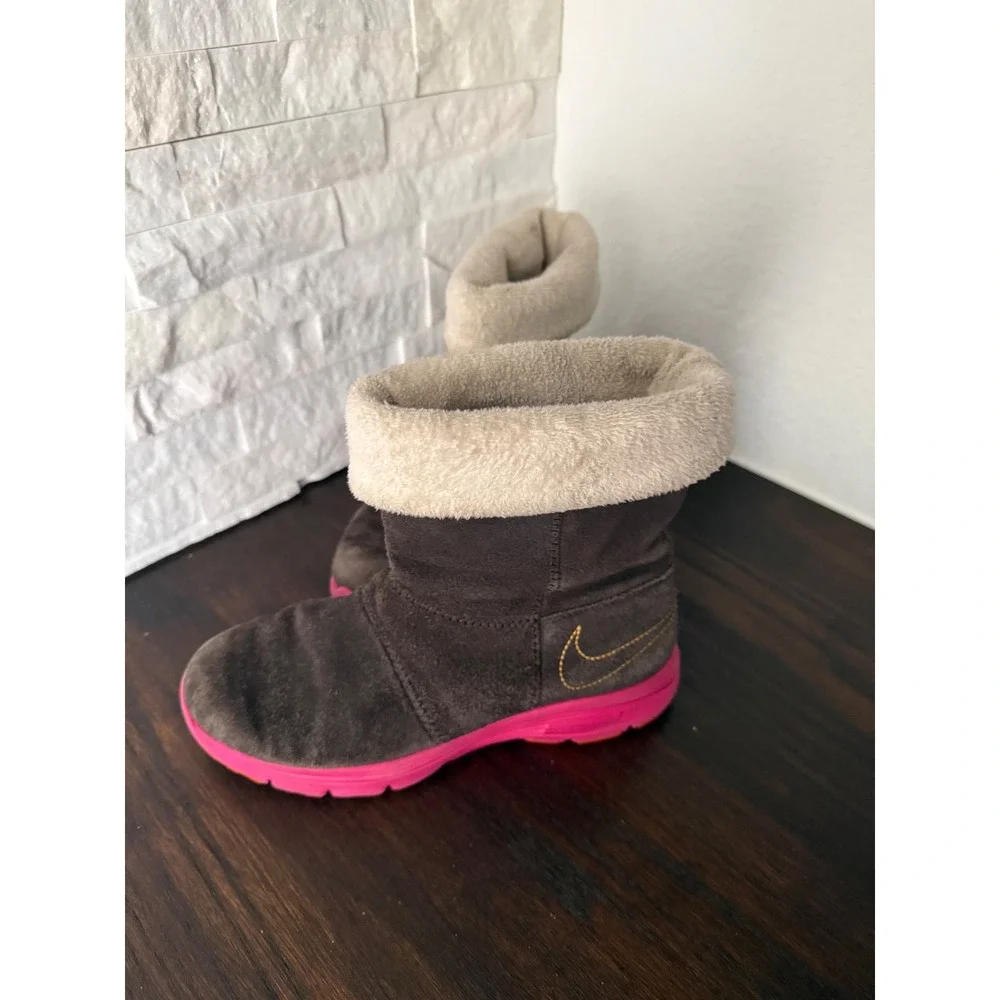 Nike Youth Brown Suede Faux Fur Winter Boots Pink Sole 525261-201 Size 4Y